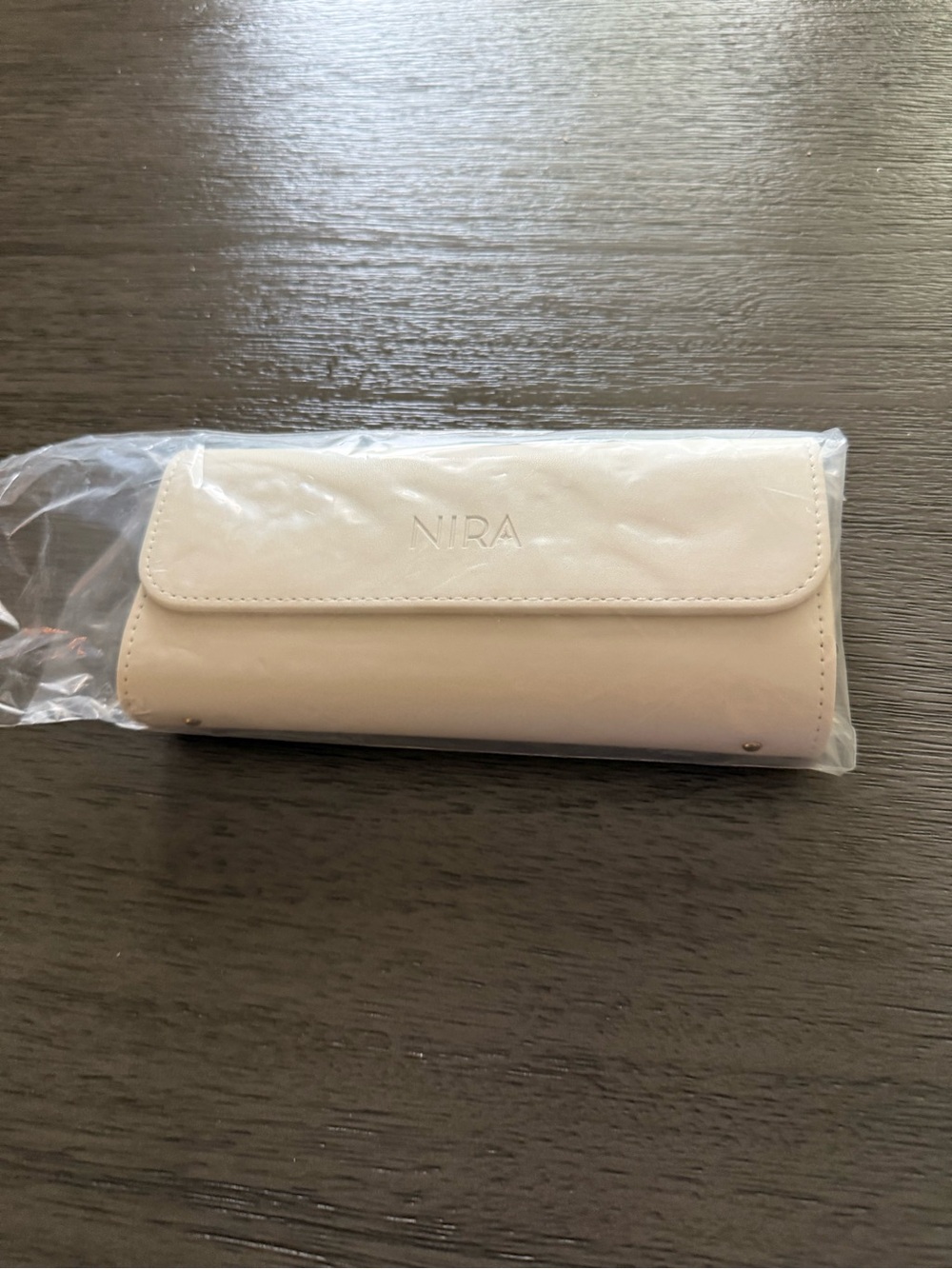 NIRA Cream Makeup Brush Case - Compact Travel Brush Holder